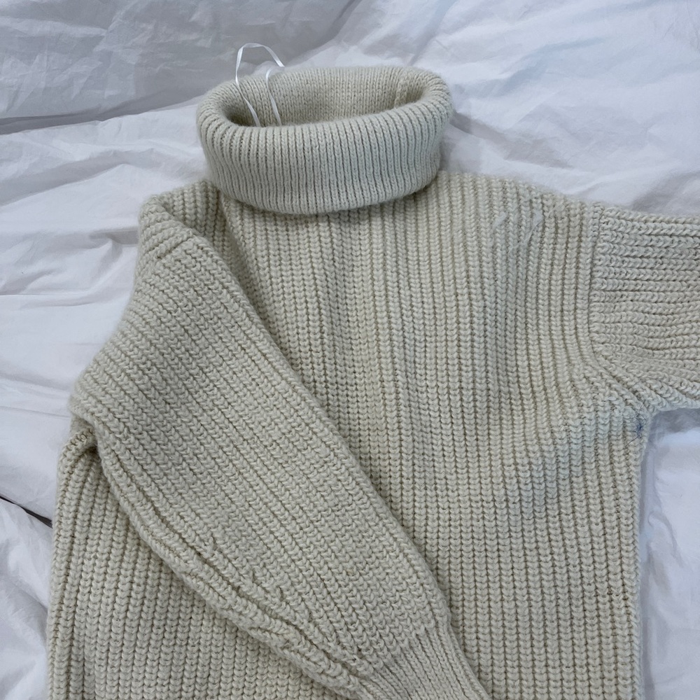 size xs hm cream oversized turtleneck sweater